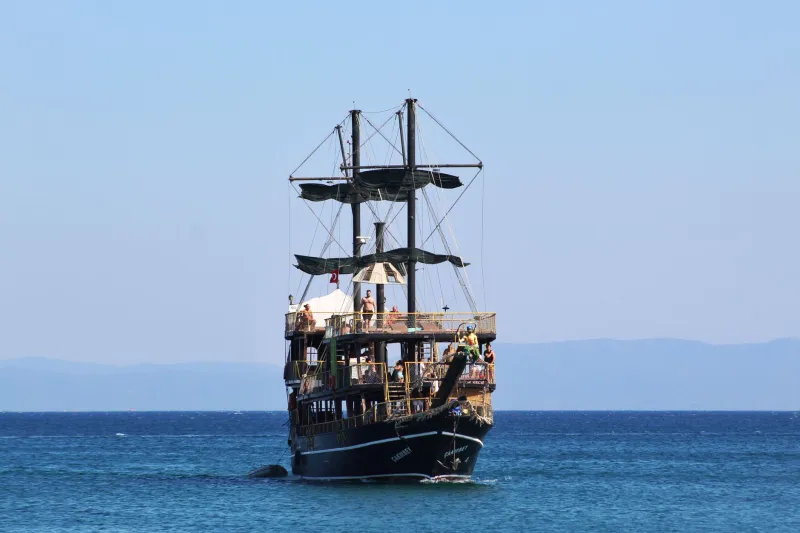 Why Pirate Crews Are the Ultimate Found Family: Unpacking the Psychology Behind Fantasy's Best Misfits